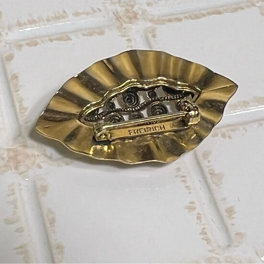 Vintage Freirich Gold Filigree Brooch - Picture 3 of 4